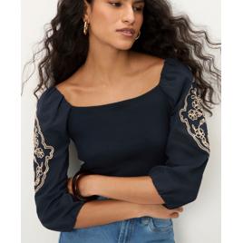 Blusa Manga Longa Bufante com Bordado de Folhagem Azul