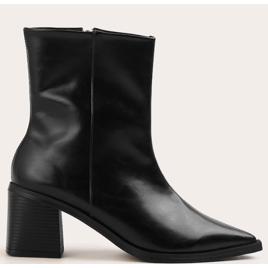 Bota feminina cano baixo e bico fino - preto