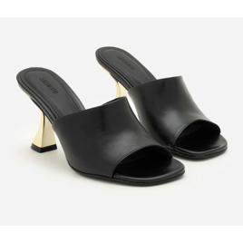 Sandália Mule em PU com Salto Escultural Metalizado Preto