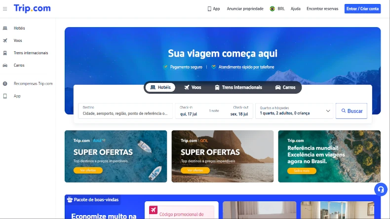 Página inicial da Trip.com com destaque para reservas de hotéis, voos, trens internacionais e carros. Mostra promoções como “Super Ofertas” e benefícios do programa de recompensas. O visual é azul com imagens de destinos turísticos.