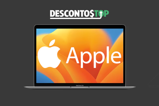 Captura de tela de um banner do site iPlace, com um macbook em destaque