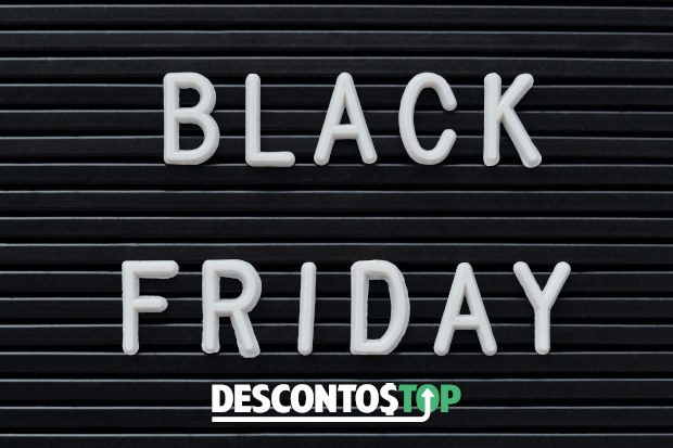 a imagem possui a  esccrita black friday