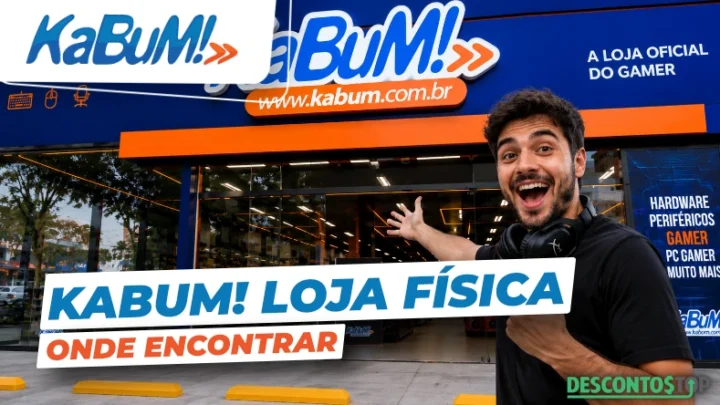 Um homem sorridente com fones de ouvido gesticula animadamente em frente a uma loja física da Kabum, com uma vitrine azul e laranja vibrante e placas promovendo-a como uma loja oficial para jogadores. As sobreposições de texto dizem KABUM! LOJA FÍSICA ONDE ENCONTRAR.