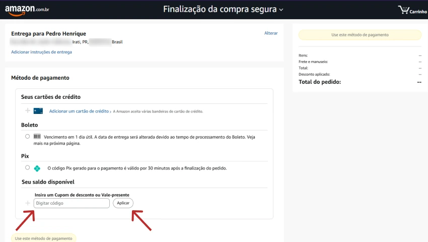 Tela de finalização de compra da Amazon Brasil, mostrando as opções de pagamento disponíveis, incluindo cartão de crédito, boleto, Pix e campo para inserir código de cupom ou vale-presente.
