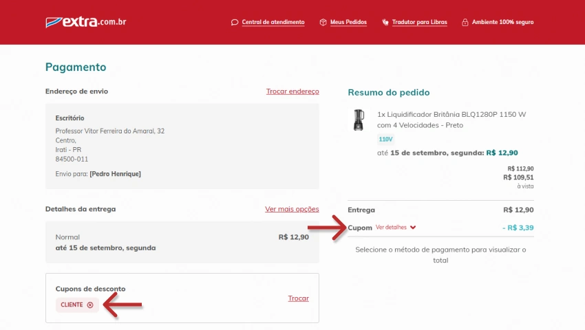 Imagem de uma tela de pagamento de uma compra de liquidificador preto com 4 velocidades na loja Extra, destacando detalhes como valor, forma de entrega e desconto.