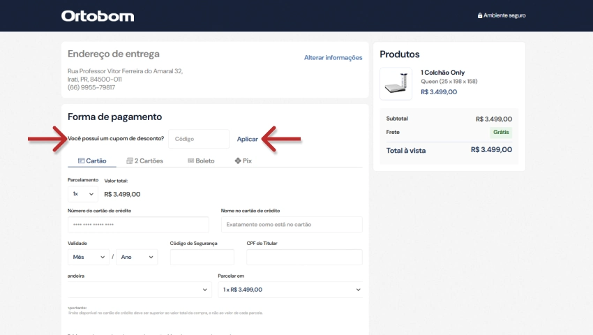 Página de forma de pagamento mostrando o campo para inserir código de cupom de desconto Ortobom, com setas indicando onde digitar e aplicar o cupom.