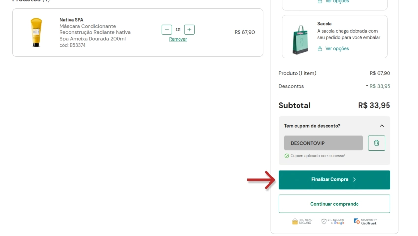 Tela de checkout do site do Boticário mostrando um cupom de desconto Boticário aplicado no valor total do pedido, com opção de finalizar a compra.