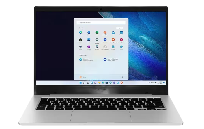 Imagem de um laptop Samsung Galaxy Book Go com tela ampla e teclado confortável, ideal para uso diário e produtividade com design moderno.