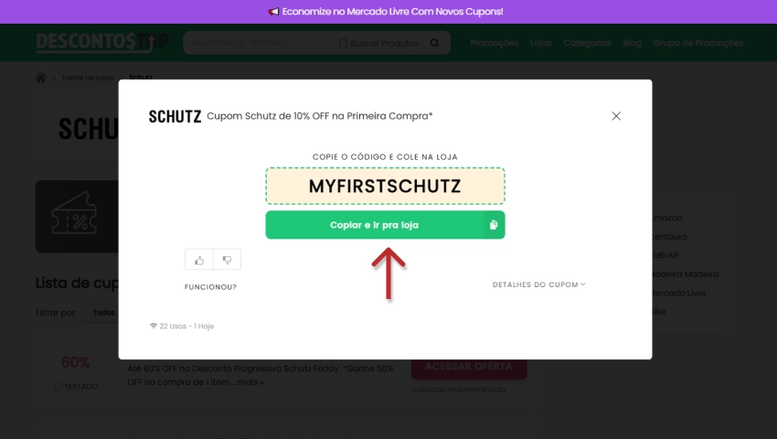 Janela pop-up exibindo o código de cupom. Uma seta vermelha aponta para o botão Copiar e ir pra loja, localizado logo abaixo do código.