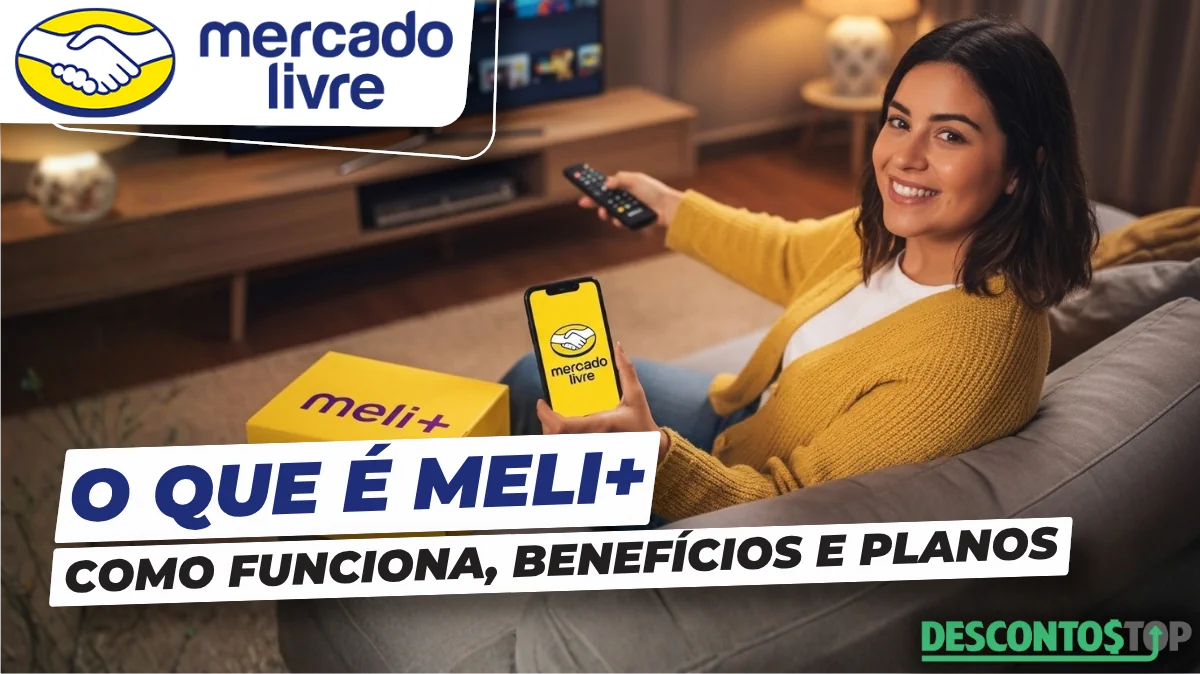 Mulher sorridente usando celular para demonstrar o serviço Meli+ da Mercado Livre, oferecendo informações sobre como funciona, benefícios e planos do serviço.